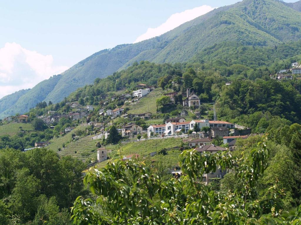 Ferienwohnung Casa Ai Portici Gordola Exterior foto